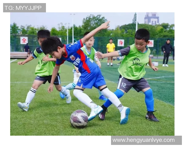 抖音平台上活跃的足球球星们如何影响年轻人追星文化